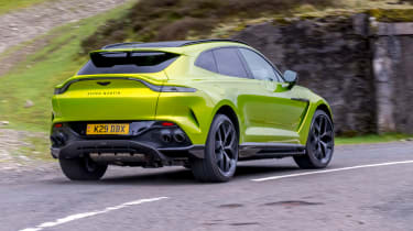 Aston Martin DBX707